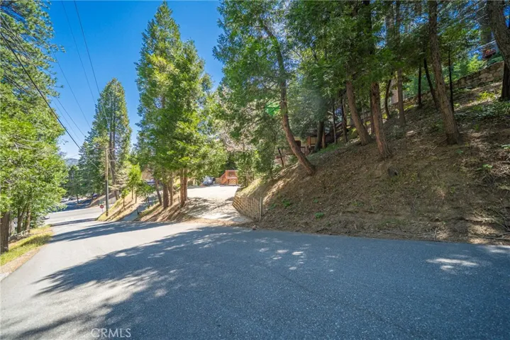 24495 Geneva Drive, Crestline, California 92325