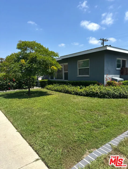 3340 E 67th Street, Long Beach, California 90805 home-pic-2