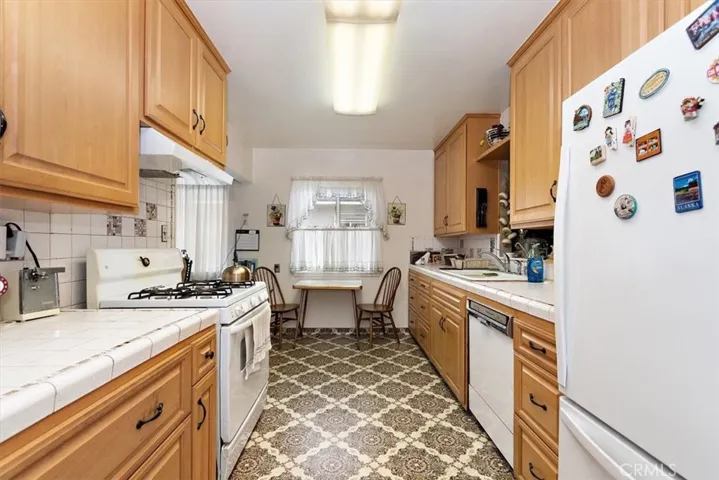 6014 Eckleson Street, Lakewood, California 90713