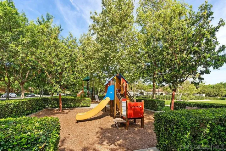 42 Paperwhite, Irvine, California 92603