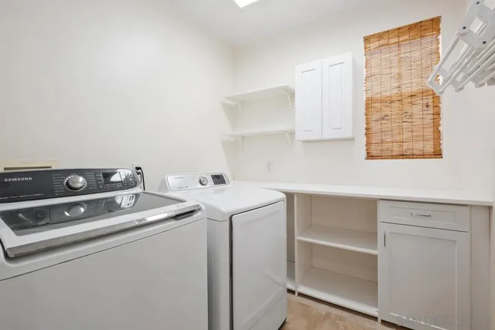 42 Paperwhite, Irvine, California 92603