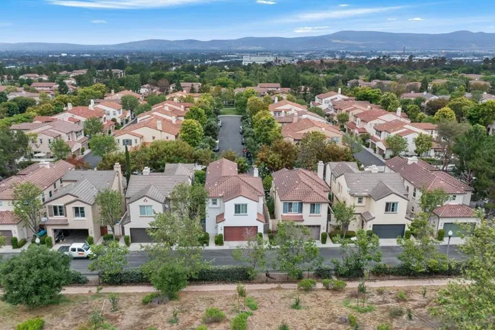 42 Paperwhite, Irvine, California 92603