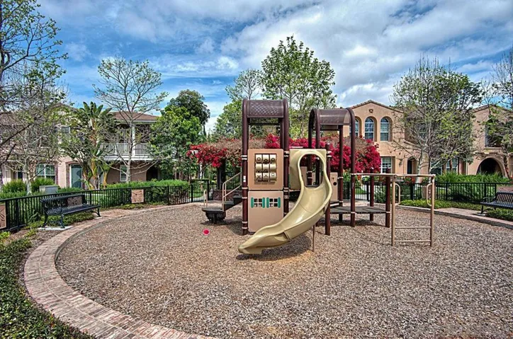 42 Paperwhite, Irvine, California 92603