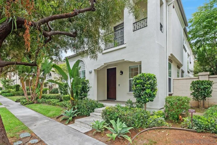 42 Paperwhite, Irvine, California 92603