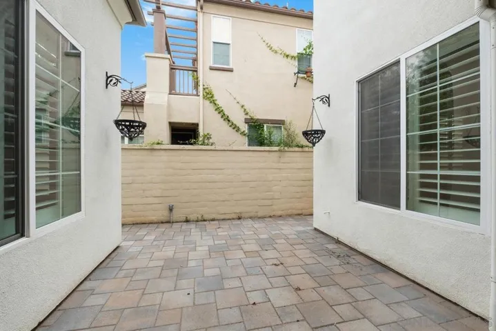 42 Paperwhite, Irvine, California 92603