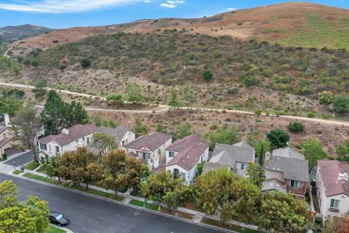 42 Paperwhite, Irvine, California 92603