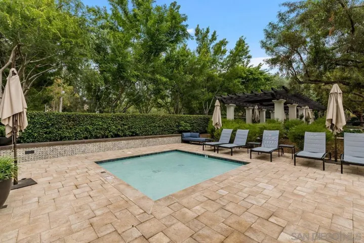 42 Paperwhite, Irvine, California 92603