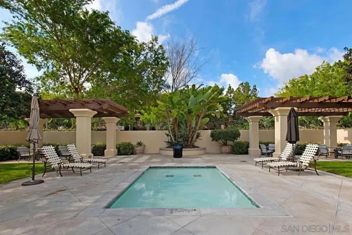 42 Paperwhite, Irvine, California 92603