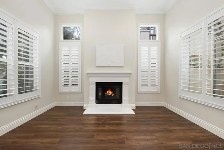 42 Paperwhite, Irvine, California 92603