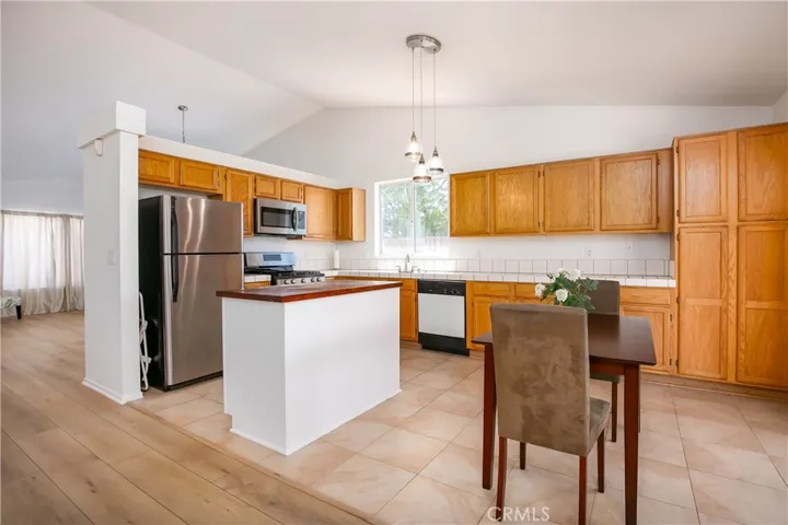 44303 Freer Way, Lancaster, California 93536