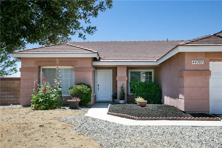 44303 Freer Way, Lancaster, California 93536
