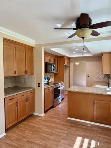 This kitchen has so many attributes!