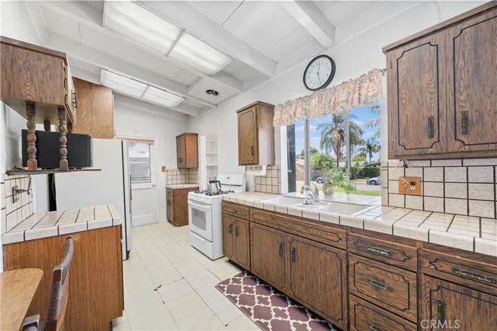 16140 Bycroft Street, Hacienda Heights, California 91745