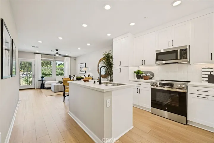 Stainless steel appliances - oven has an air fryer!