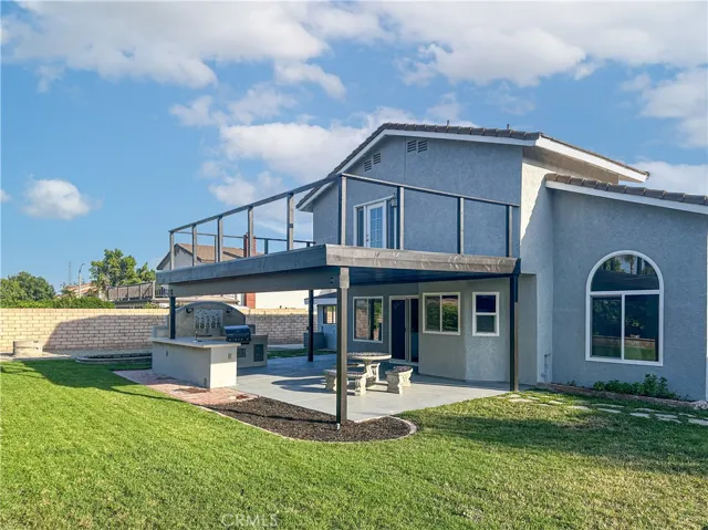 1534 W Summerset Drive, Rialto, California 92377