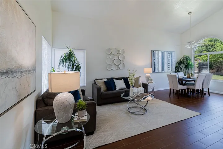 1534 W Summerset Drive, Rialto, California 92377
