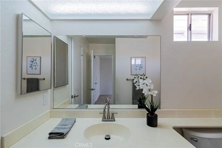 1534 W Summerset Drive, Rialto, California 92377