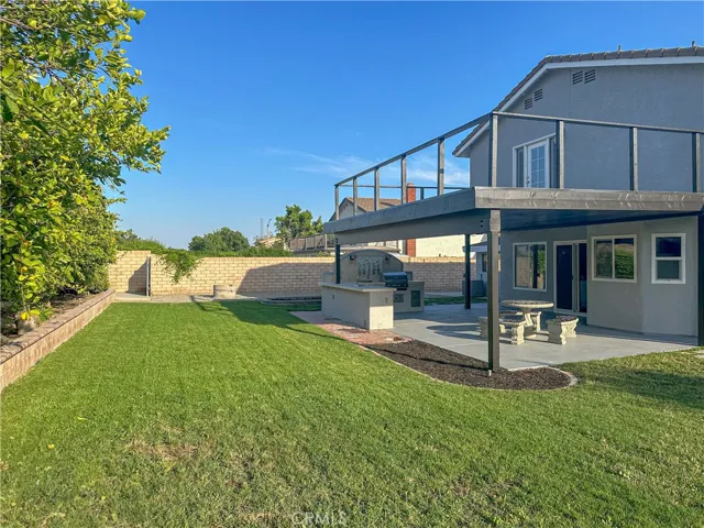 1534 W Summerset Drive, Rialto, California 92377