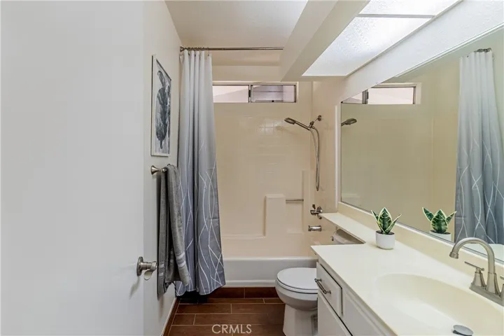 1534 W Summerset Drive, Rialto, California 92377