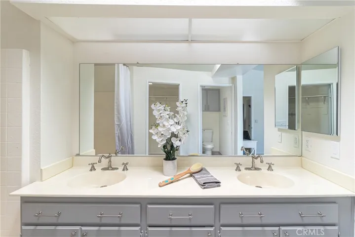 1534 W Summerset Drive, Rialto, California 92377
