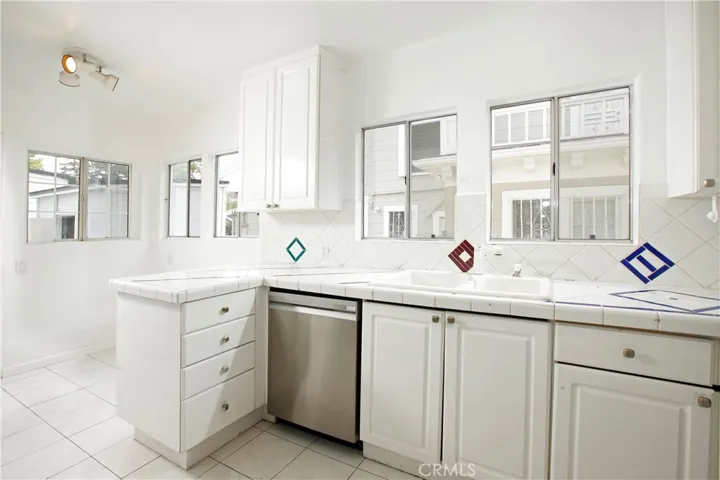 738 S Norton Avenue, Los Angeles, California 90005