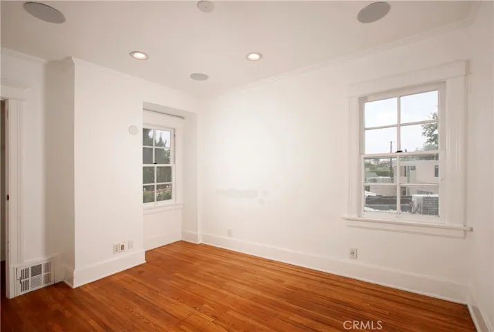 738 S Norton Avenue, Los Angeles, California 90005