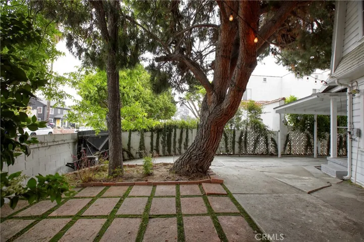 738 S Norton Avenue, Los Angeles, California 90005