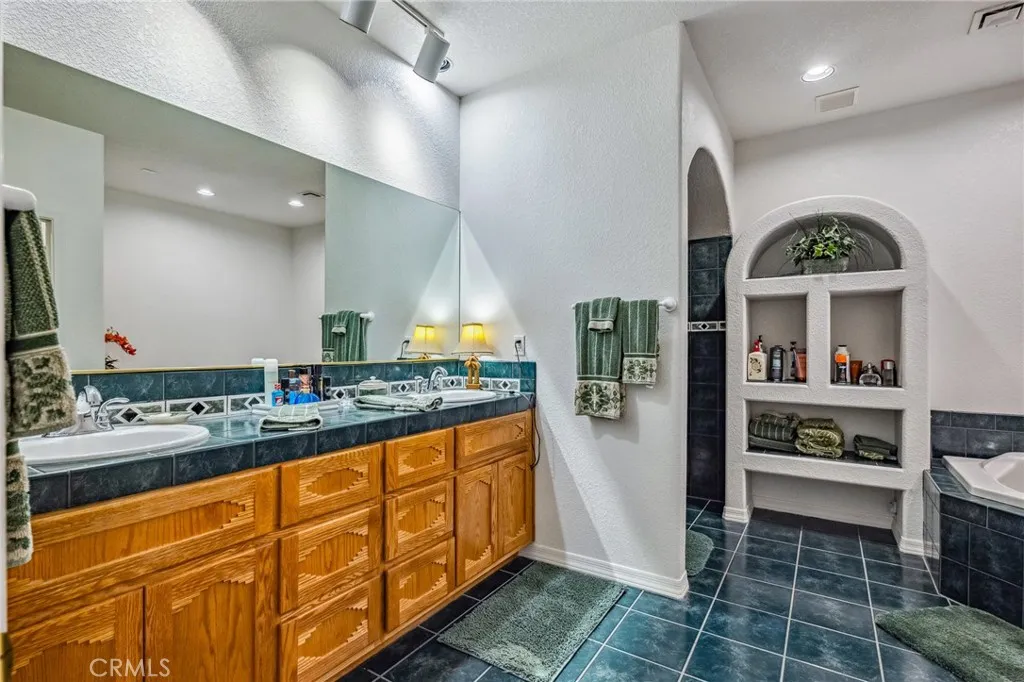 Primary Suite Bathroom