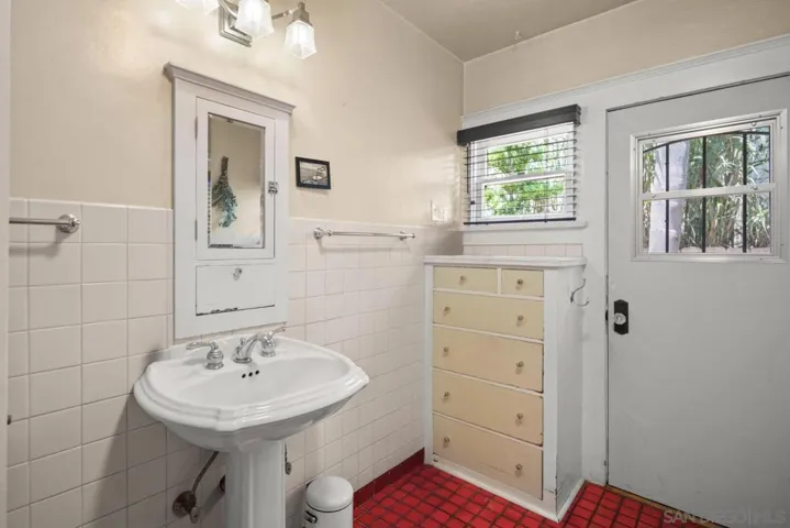 4978 W Point Loma Blvd, San Diego, California 92107