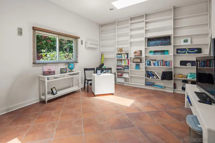 4978 W Point Loma Blvd, San Diego, California 92107