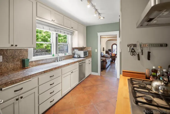 4978 W Point Loma Blvd, San Diego, California 92107
