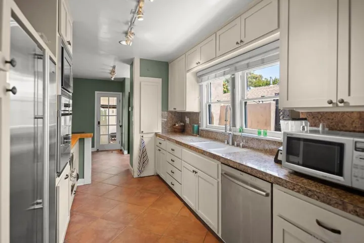 4978 W Point Loma Blvd, San Diego, California 92107