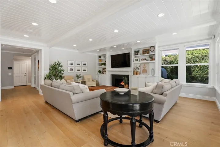Family room is perfect for gathering, entertaining, or simply enjoying everyday in style!