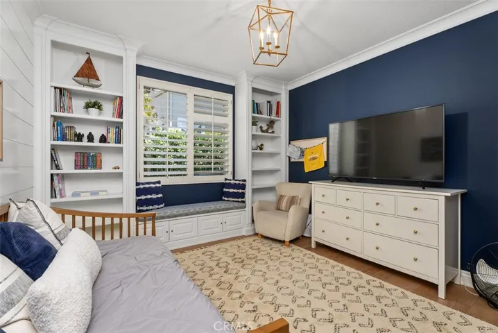 Mainfloor bedroom with adjacent full bathroom.