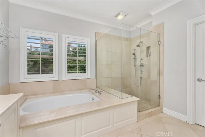 Relaxing oversized soaking tub...the perfect place to unwind!