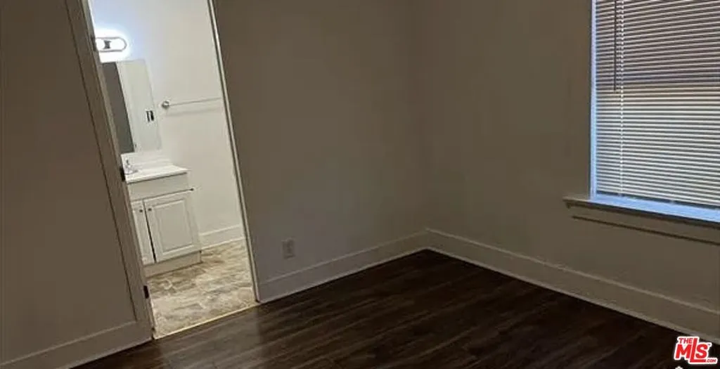 205 E 64th Street, Los Angeles, California 90003 home-pic-2