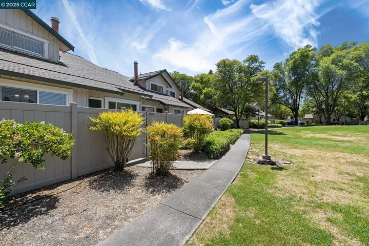 6452 Meadow Pines Ave, Rohnert Park, California 94928