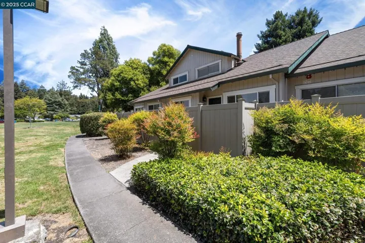 6452 Meadow Pines Ave, Rohnert Park, California 94928