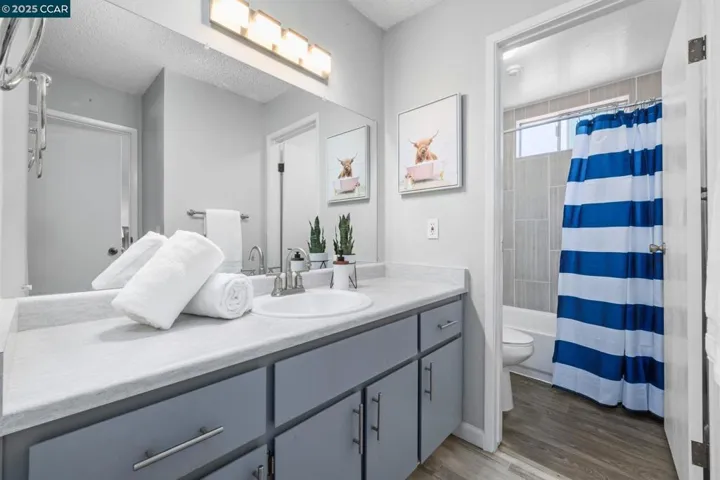 6452 Meadow Pines Ave, Rohnert Park, California 94928