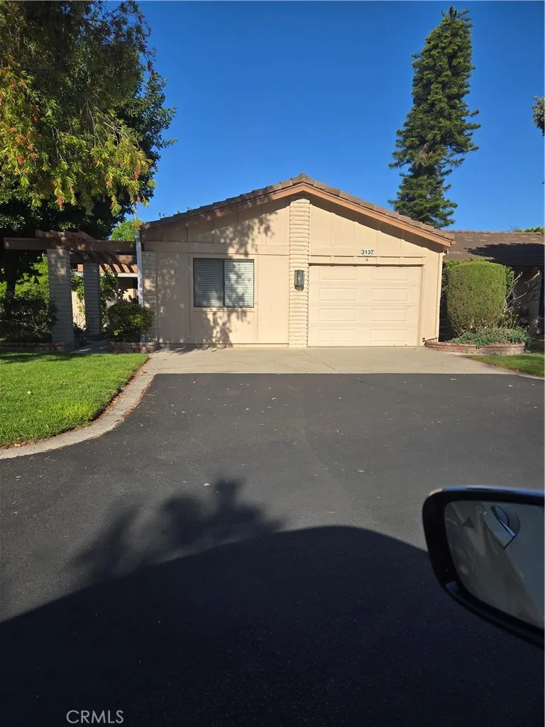 3137 Via Vista A, Laguna Woods, California 92637, 2 Bedrooms Bedrooms, ,2 BathroomsBathrooms,Residential,For Sale,Via Vista,OC25106076