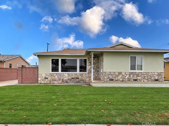 7840 La Mesa Way, Buena Park, California 90620