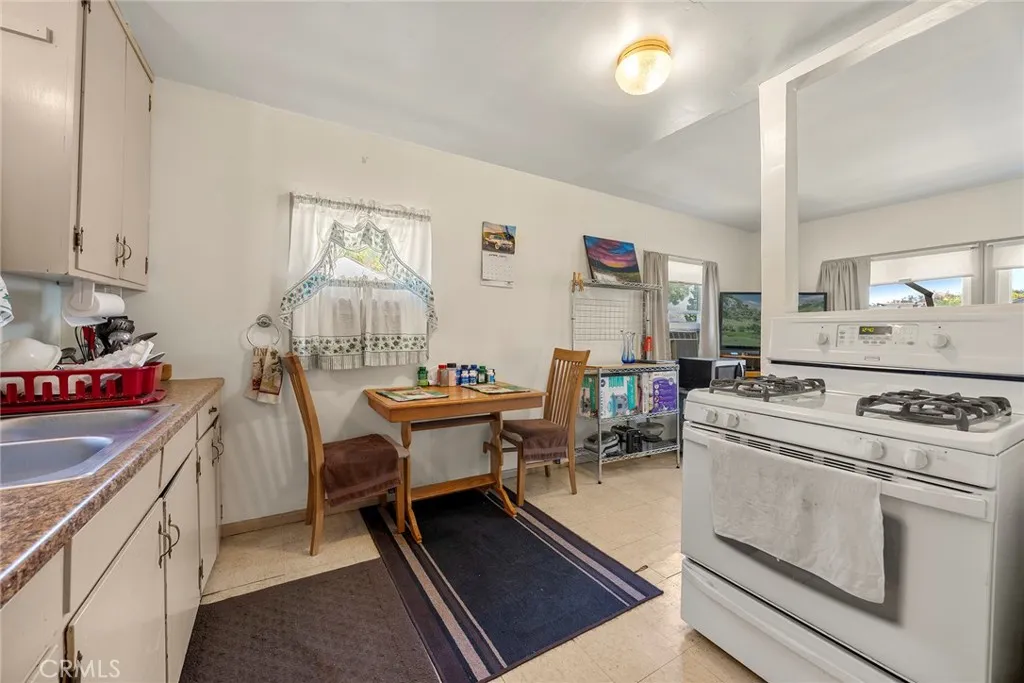 418 W Olive Avenue, La Habra, California 90631 home-pic-11