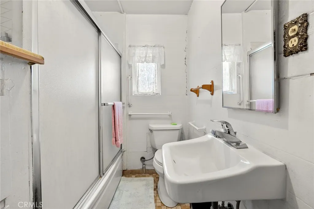 414 W Olive Avenue, La Habra, California 90631 home-pic-22