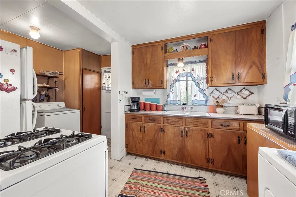 414 W Olive Avenue, La Habra, California 90631 home-pic-27