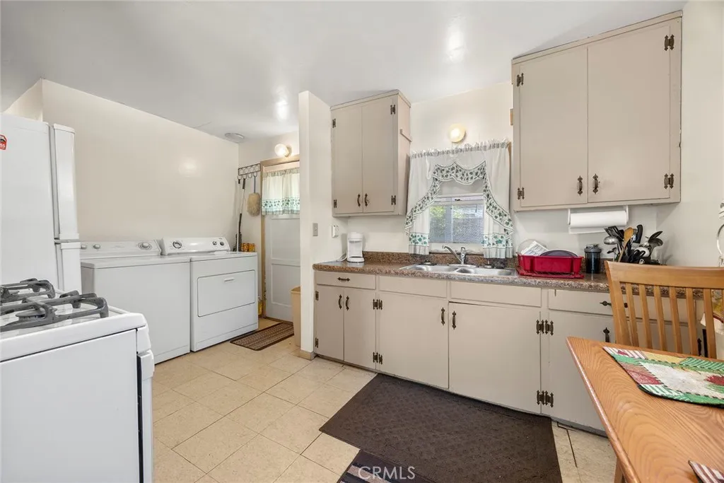 414 W Olive Avenue, La Habra, California 90631 home-pic-10
