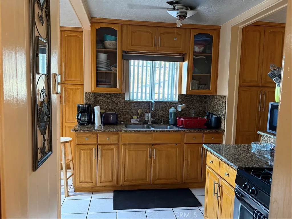 514 W 102nd, Los Angeles, California 90044 home-pic-9