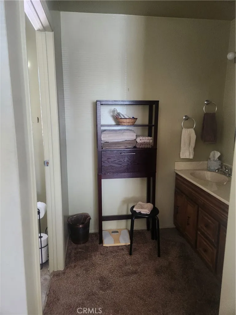 1019 W 84th Street, Los Angeles, California 90044 home-pic-14