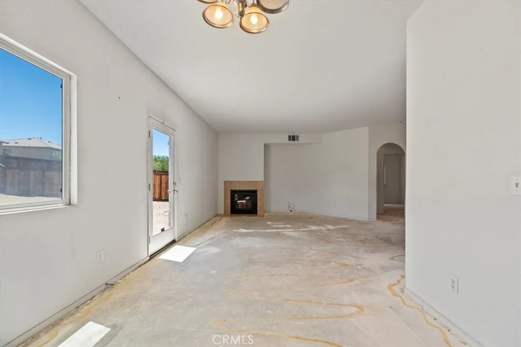 12405 Firefly Way, Victorville, California 92392 home-pic-10