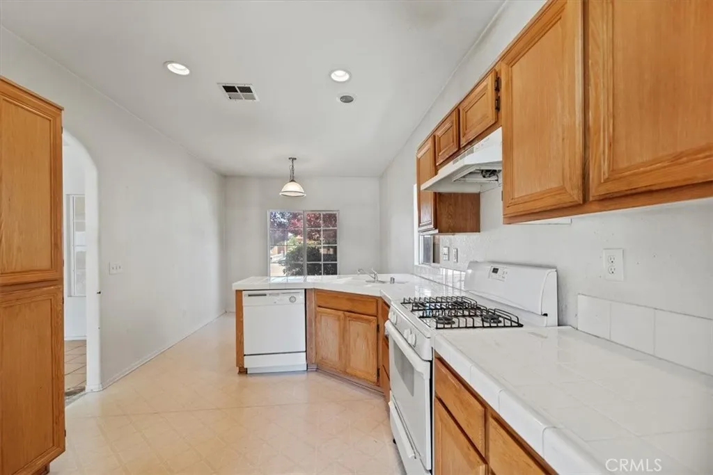 12405 Firefly Way, Victorville, California 92392 home-pic-11