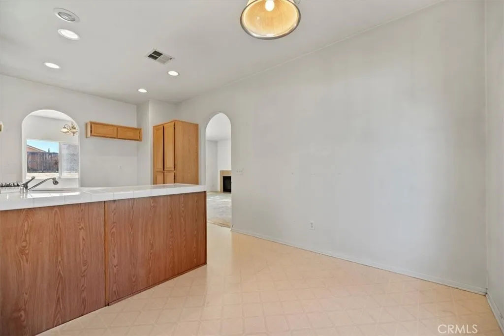 12405 Firefly Way, Victorville, California 92392 home-pic-15